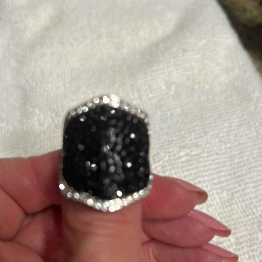 Beautiful cocktail ring - stunning ! Size 6 - Worn once. Park Lane